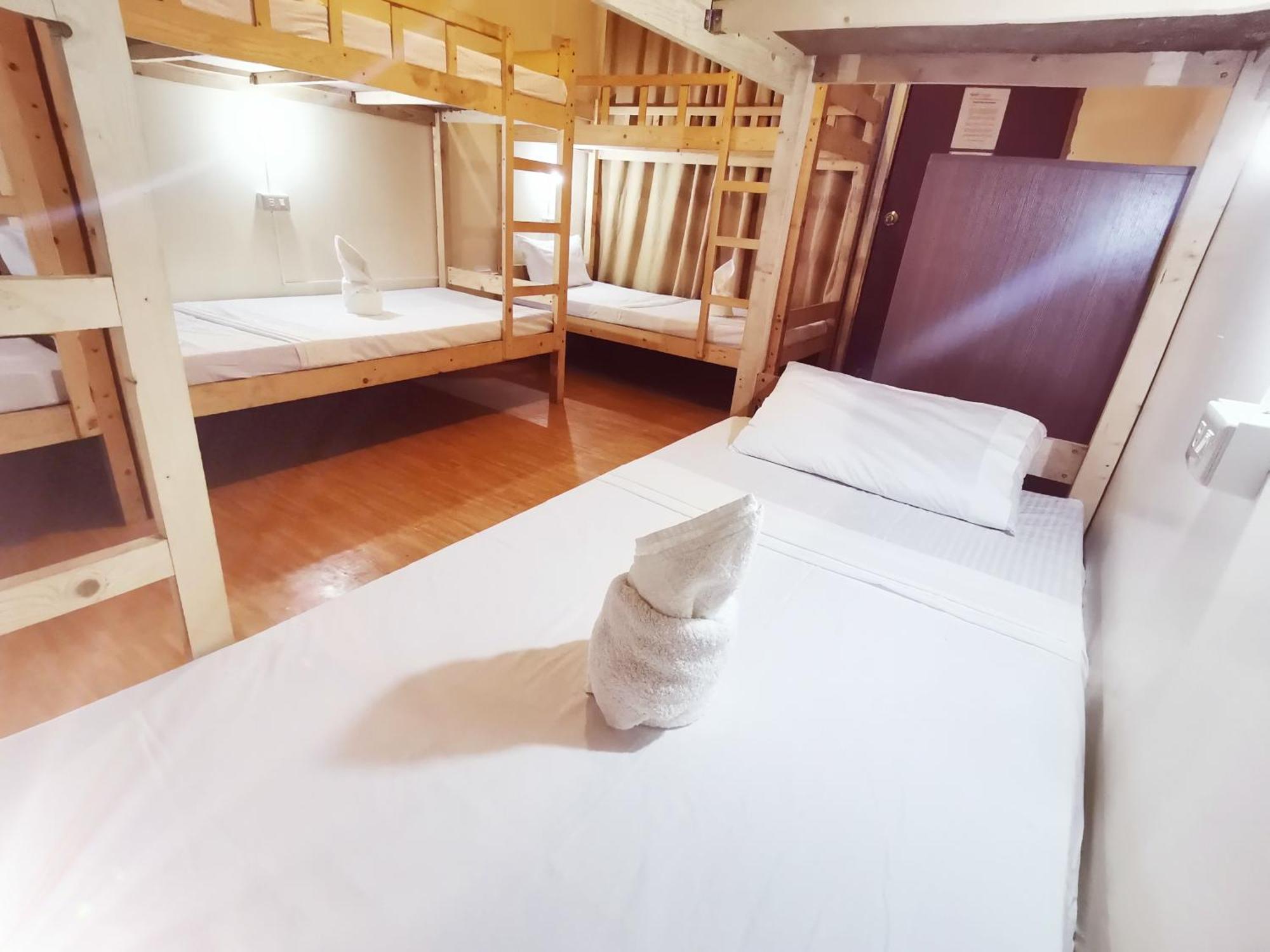 Coron Town Traveller'S Dormitory Kültér fotó